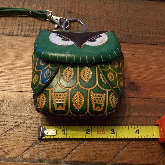 Green Owl Wristlet - so cute! - Picture 6 of 11